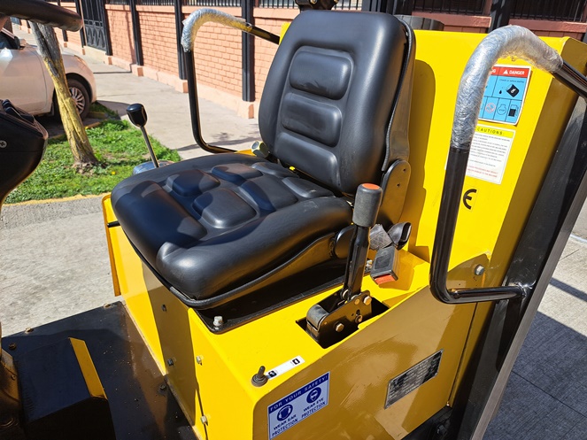 Rodillo Doble Tambor Hombre a Bordo / Motor Diesel  #6