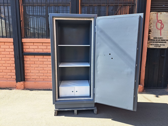 Caja Fuerte / Oister con 1 Llave / Gris / Resistente al Fuego / Usado / 297 #5