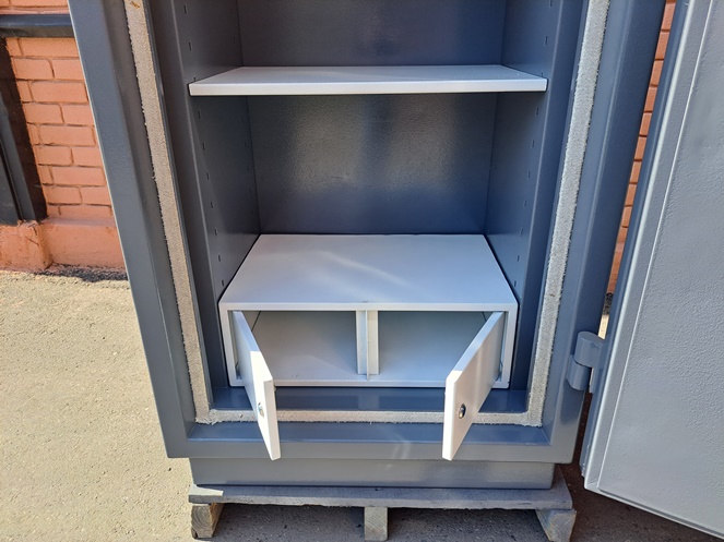 Caja Fuerte / Oister con 1 Llave / Gris / Resistente al Fuego / Usado / 297 #8