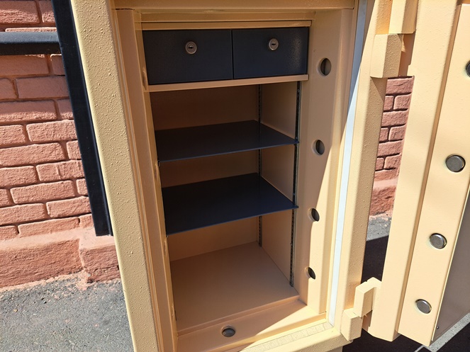 Caja Fuerte Marca Bash con Clave / Amarilla Ocre / Usada / 298 #6