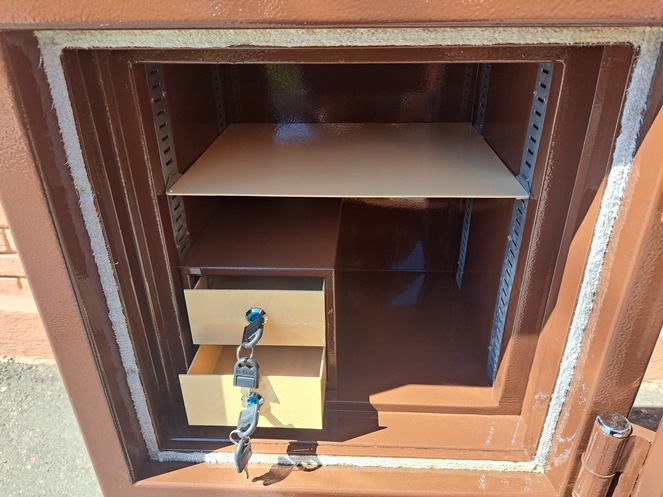 Caja Fuerte marca Bash con clave / Café / Usada / 299 #7