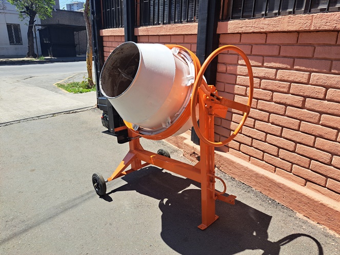 Trompo Concretero 120 lts / Motor Bencinero 6,5 Hp 