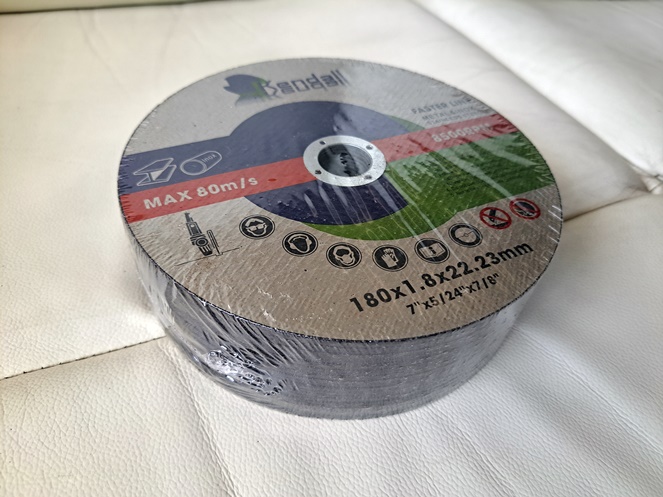 Caja con 150 discos de corte 