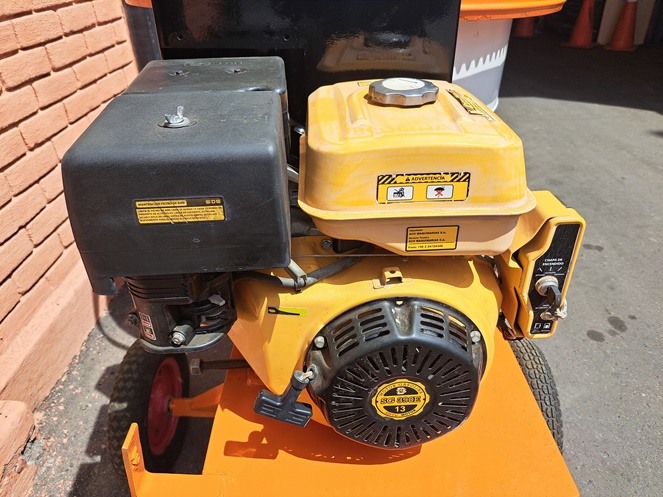 Trompo Concretero 400 Lts / Motor Bencinero Modelo SG 390E - 13 Hp. / Usado #4