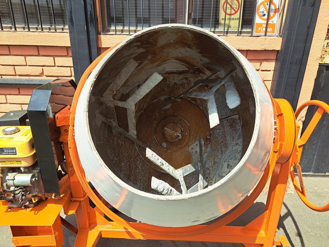 Trompo Concretero 400 Lts / Motor Bencinero Modelo SG 390E - 13 Hp. / Usado #6