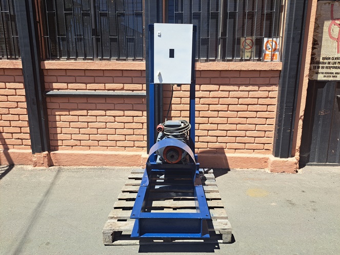 Motor Eléctrico C / soporte y tablero eléctrico / 30 hp / 380V. / 1.470 rpm / N2 / Usado  #2