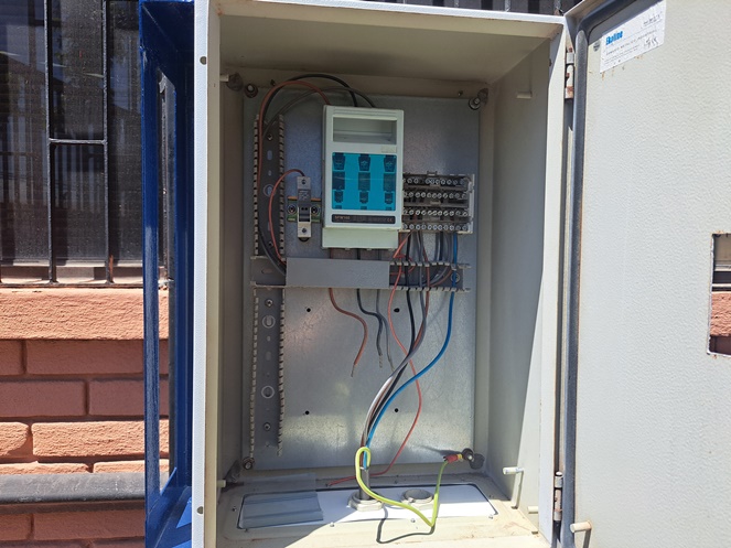 Motor Eléctrico C / soporte y tablero eléctrico / 30 hp / 380V. / 1.470 rpm / N2 / Usado  #7