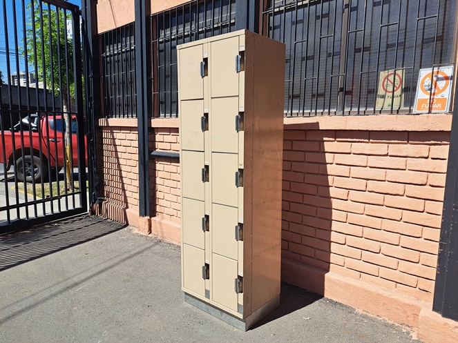 Locker reforzado / 2 columnas / 10 puertas / Usado #3