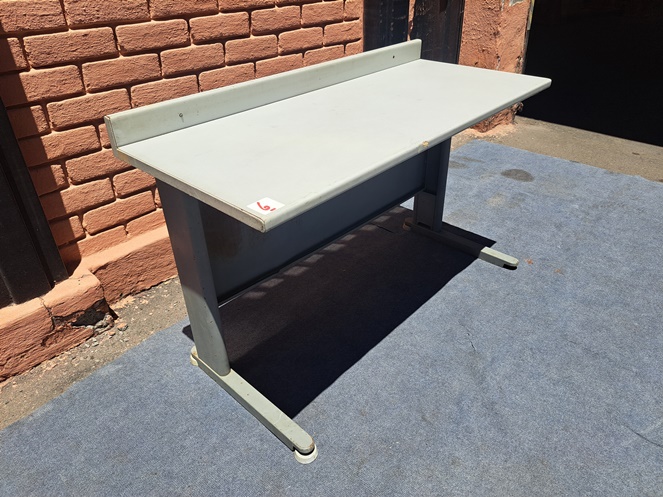 Mesa Escritorio Estructura Metálica Cubierta Melamina / Usada / N6 #2