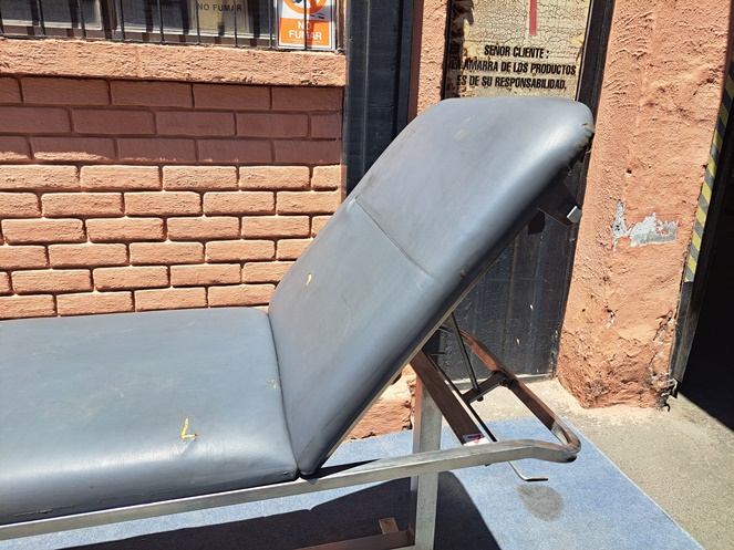 Camilla Clínica Estructura Acero Inoxidable / Usada #3