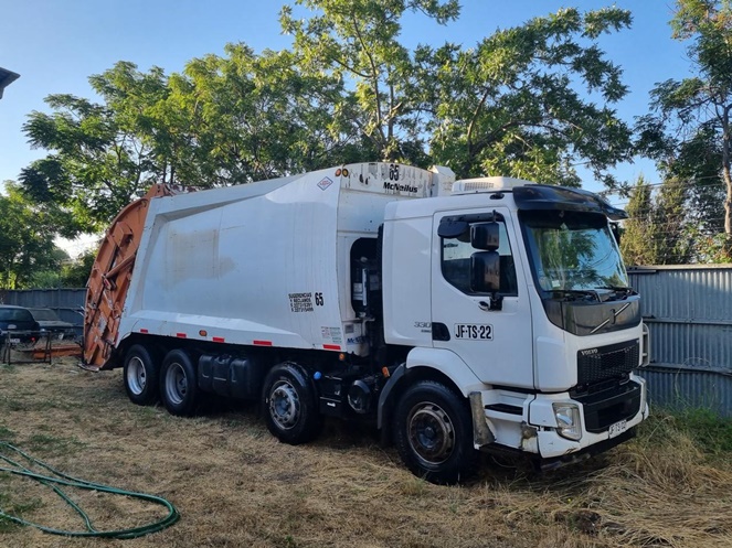 Camion Volvo / Modelo VM 330 Con equipo recolector / Año 2017 / Usado