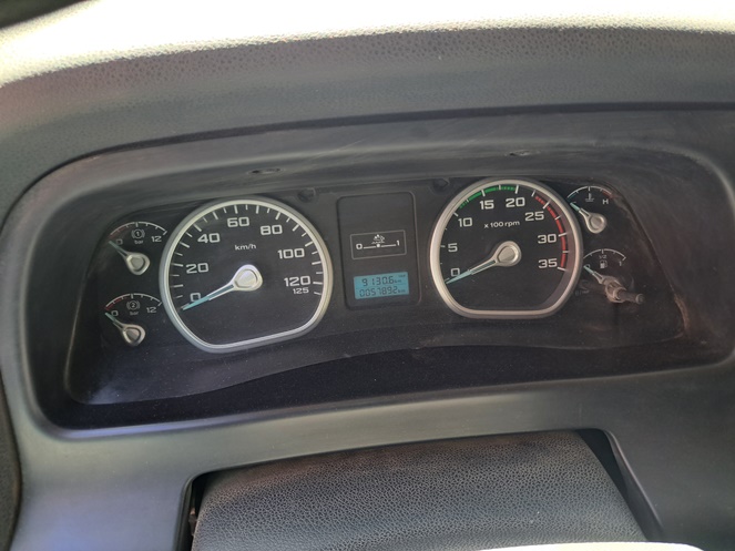 Camión Ford / Modelo Cargo 1719 con Pluma / Año 2014 / Usado #10