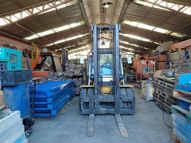 Grua Horquilla / Daewoo / Mod. G 40 S / Año 2.000 / Cap. 4.000 Kilos / Usada