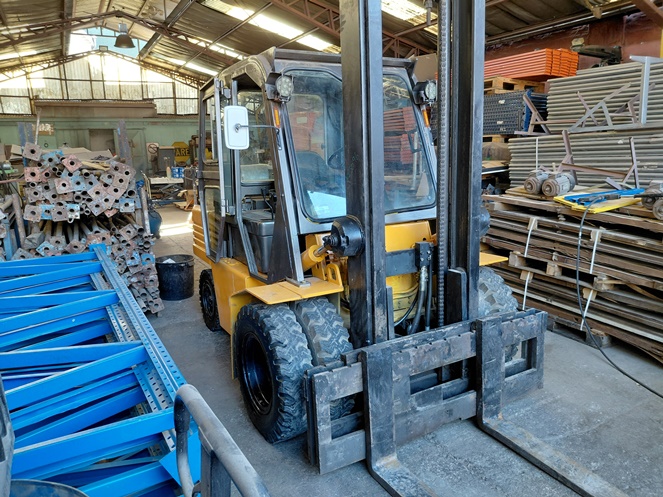 Grua Horquilla / Daewoo / Mod. G 40 S / Año 2.000 / Cap. 4.000 Kilos / Usada #2