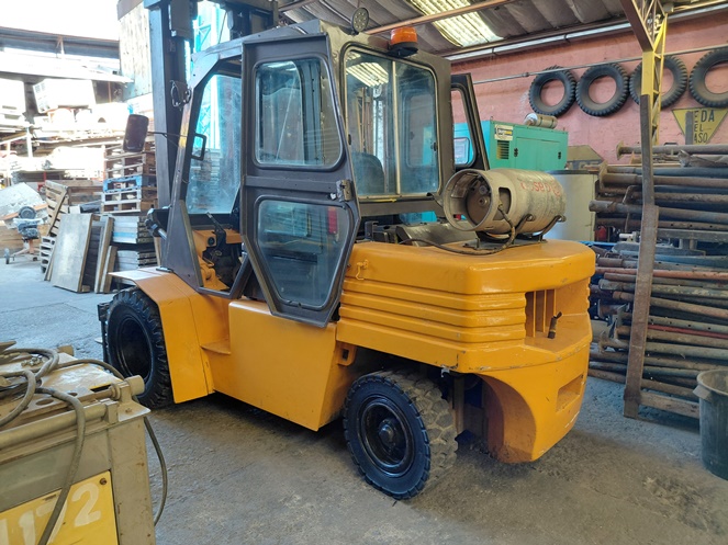 Grua Horquilla / Daewoo / Mod. G 40 S / Año 2.000 / Cap. 4.000 Kilos / Usada #3