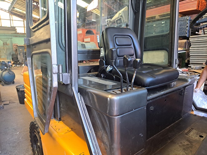 Grua Horquilla / Daewoo / Mod. G 40 S / Año 2.000 / Cap. 4.000 Kilos / Usada #9