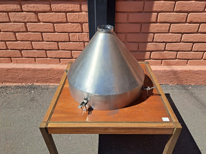 Cono Acero Inoxidable / Usado