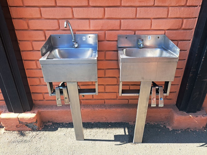 Lavamanos Acero Inoxidable Sanitario con Griferia / N3 / Usado