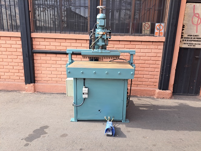 Perforadora Multiple de Brazo Oscilante Hidráulico / con motor eléctrico 2.5 Hp / Usado